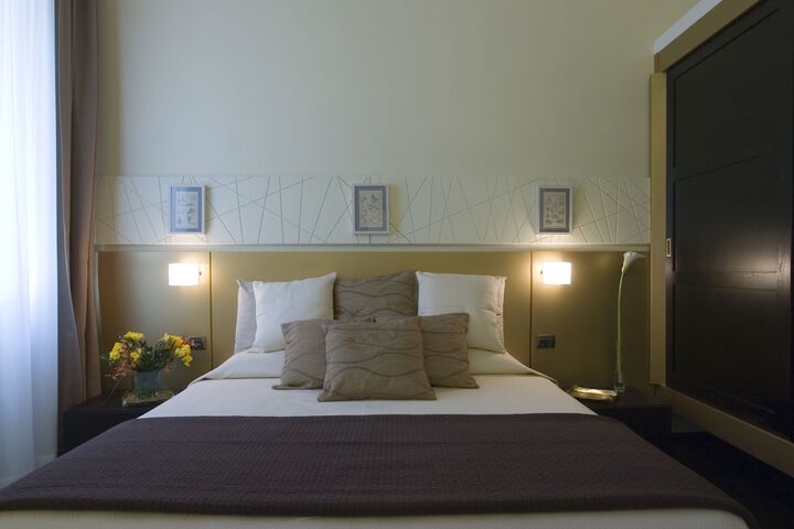 Room 15 of 31