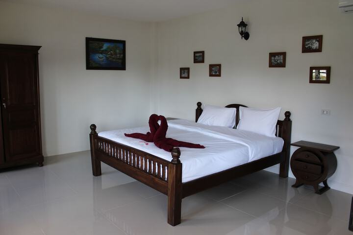 Room 3 of 26