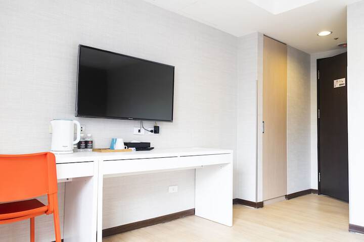 Room 6 of 31