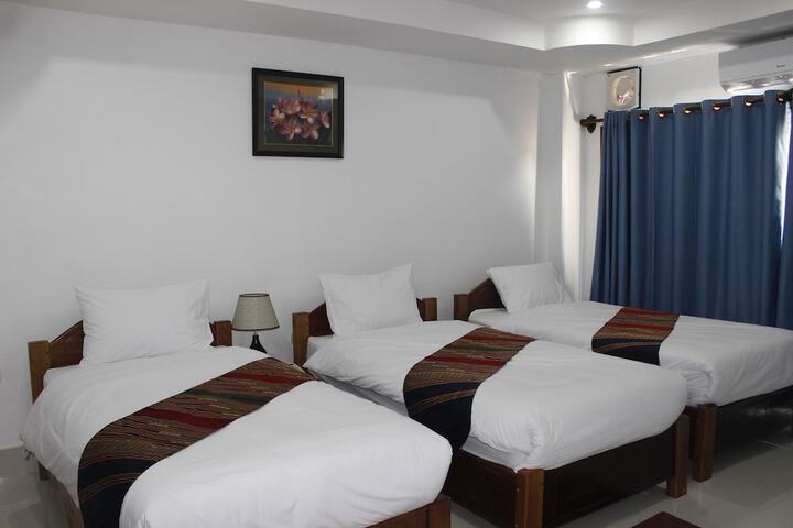 Room 9 of 34