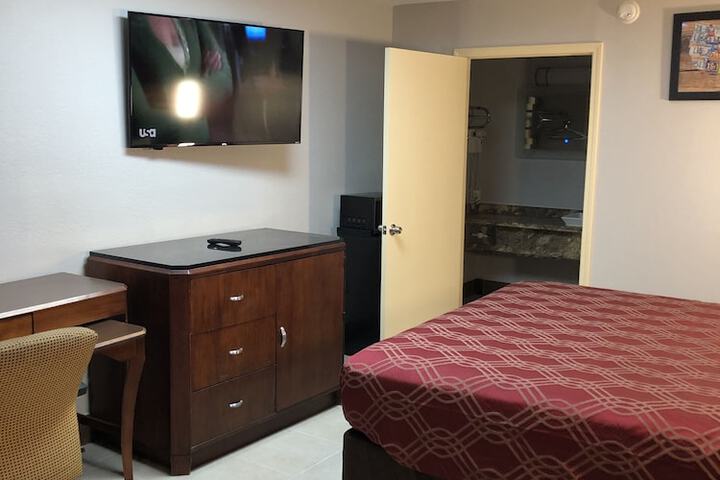 1 King Bed Upgrade (9 of 24)