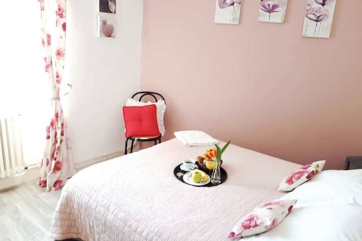 Room 5 of 10