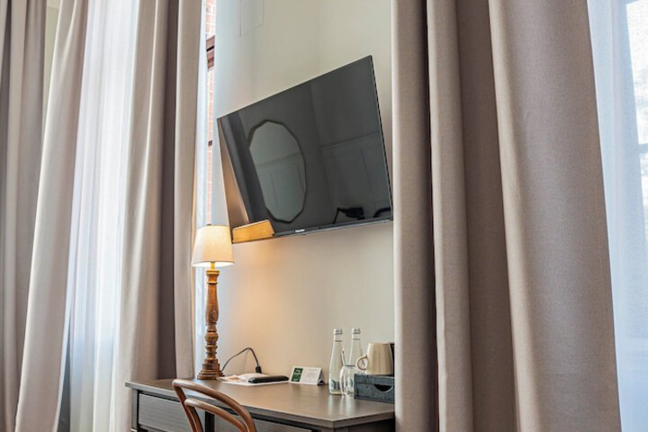 Room 22 of 46