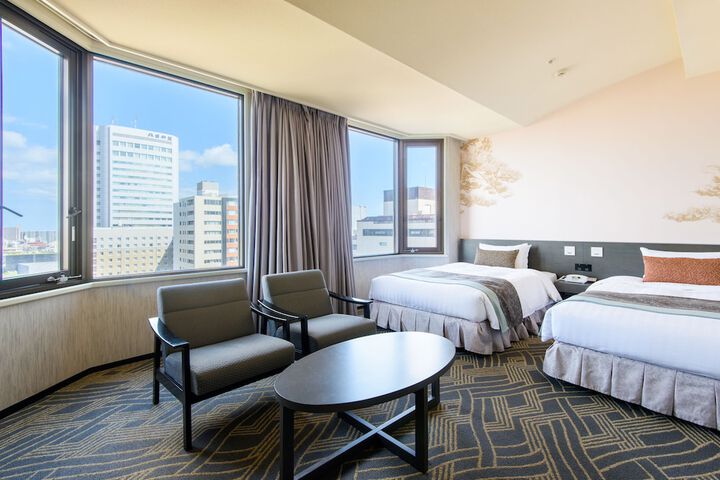 Room 9 of 103