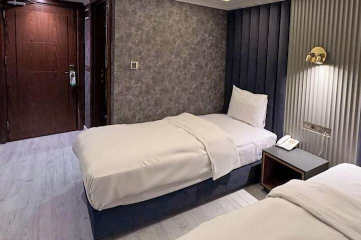 Room 20 of 40