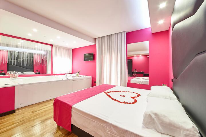 Room 3 of 18