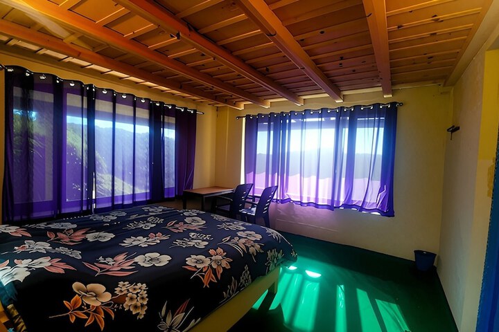 Room 5 of 29