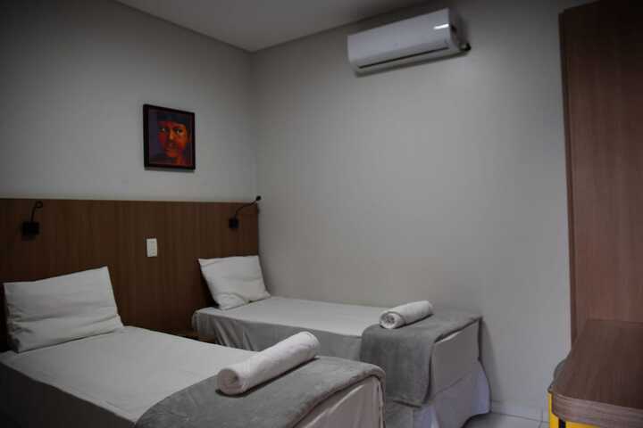 Room 27 of 48
