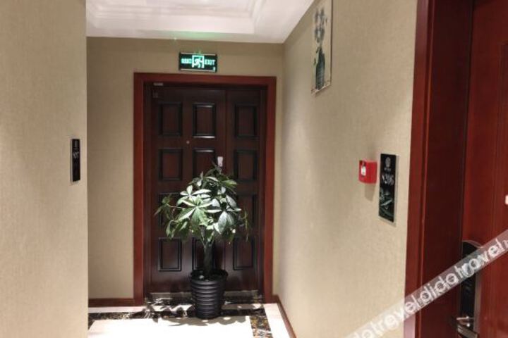 Hotel Interior 6 of 14