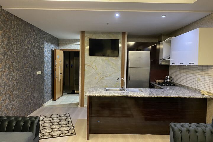 Room 6 of 37