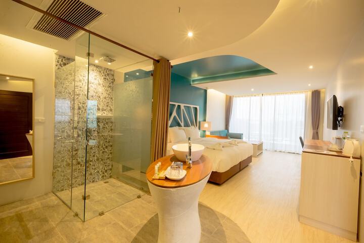 Room 14 of 28