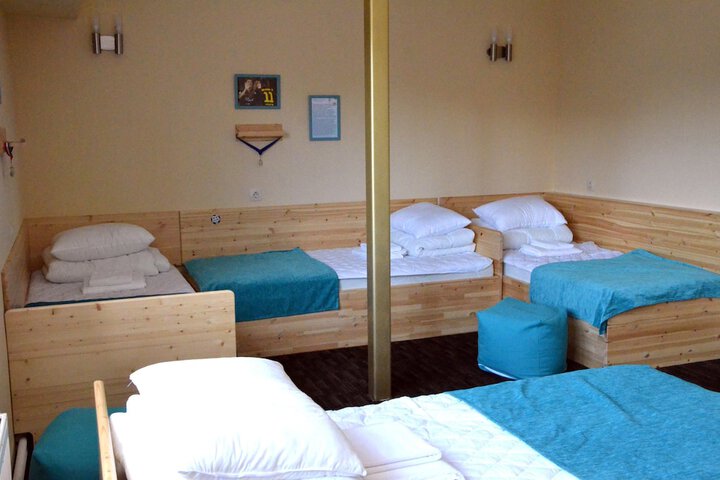 Room 36 of 80