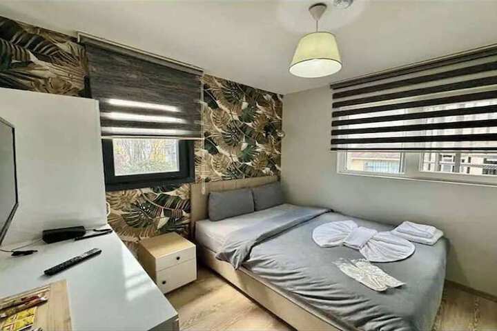 Room 6 of 37