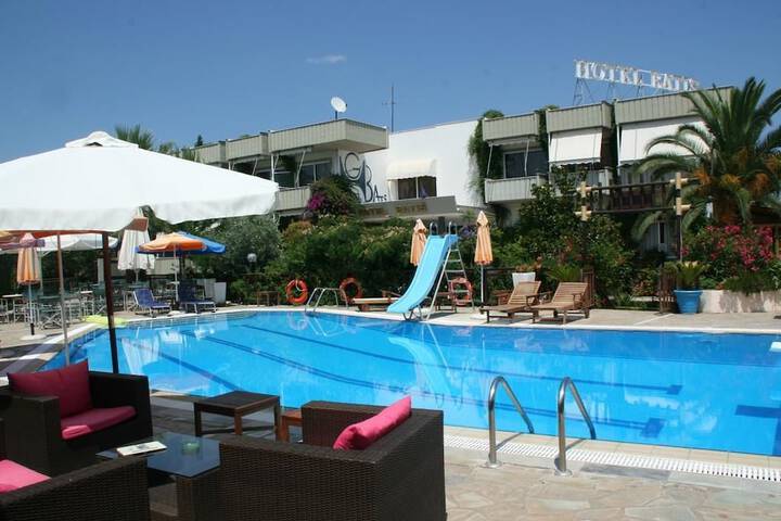 Sundeck 2 of 3