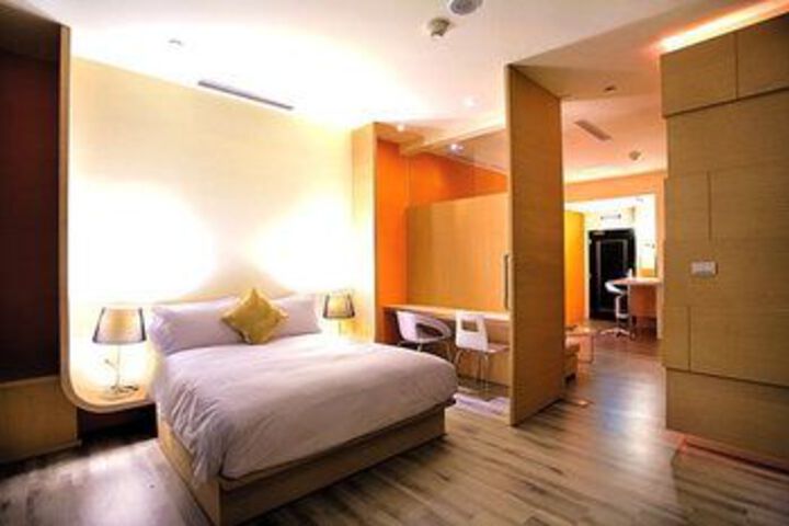 Room 25 of 52
