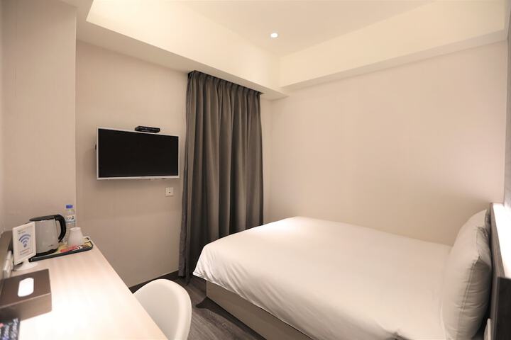Room 15 of 79
