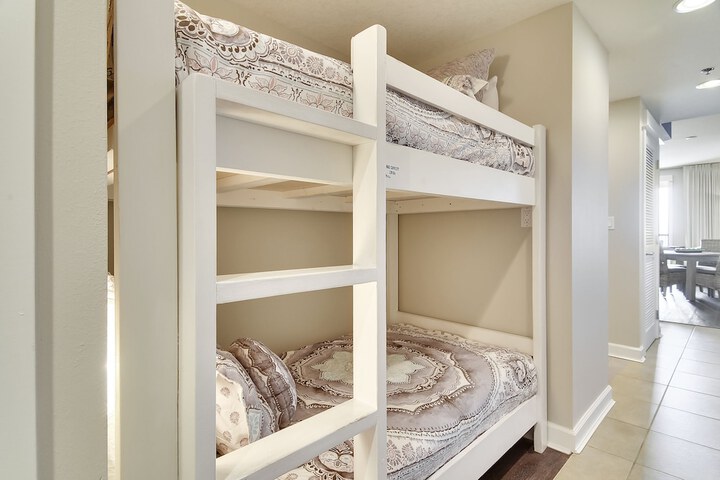 Room 38 of 308