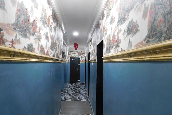 Ballroom/Hall 15 of 20