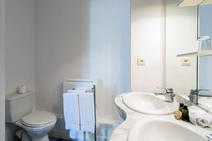 Room 100 of 224