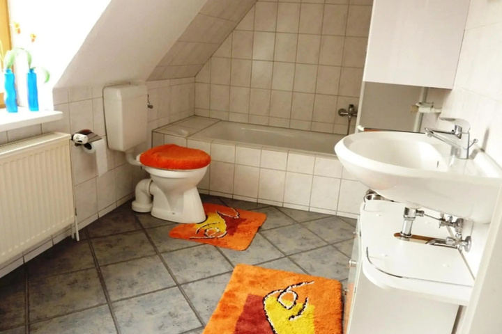 Room 8 of 14