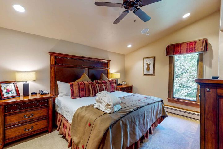 Room 35 of 222