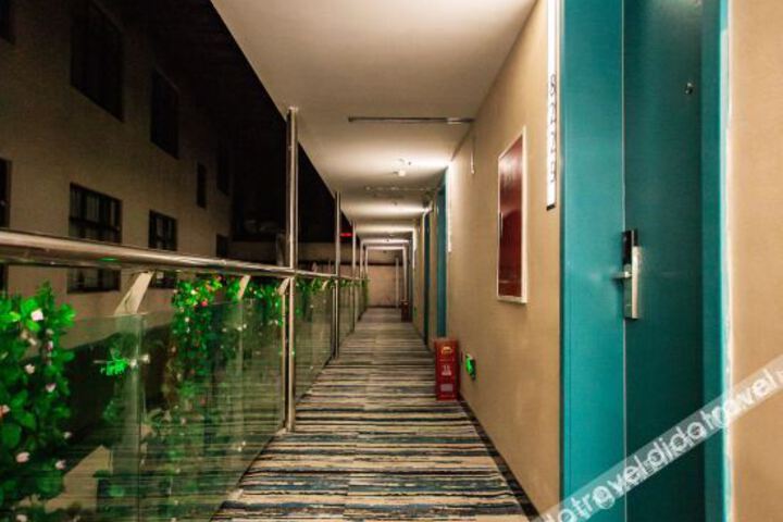 Hotel Interior 4 of 13