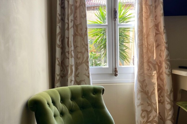 Room 70 of 136