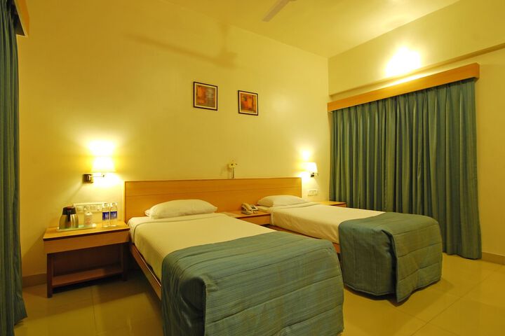 Room 14 of 98