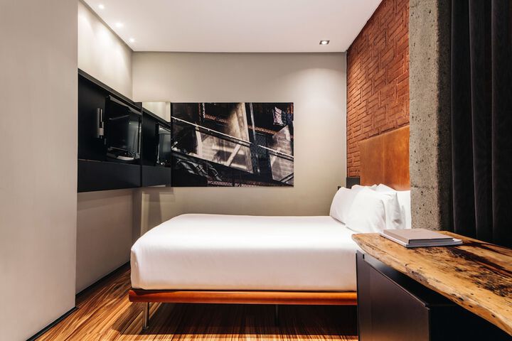 Room 21 of 61