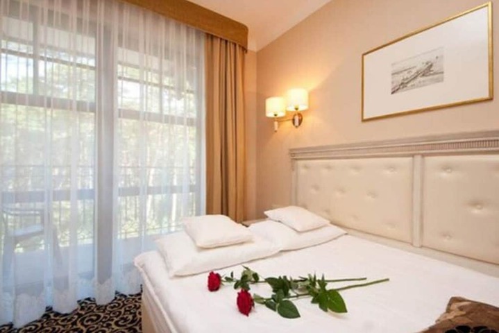 Room 10 of 46
