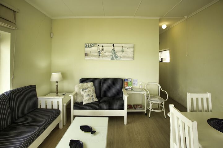 Room 7 of 18