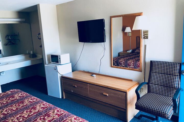 Room 5 of 28
