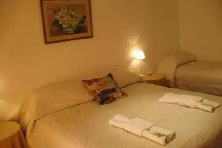 Room 6 of 15