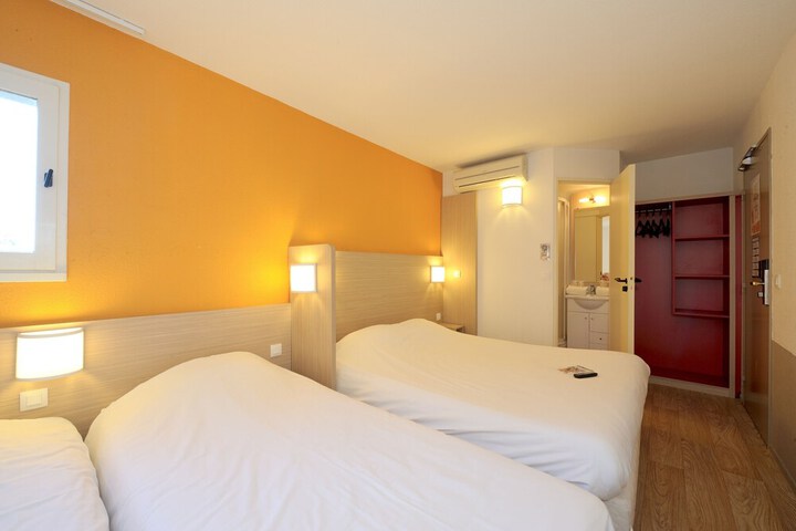 Room 22 of 44