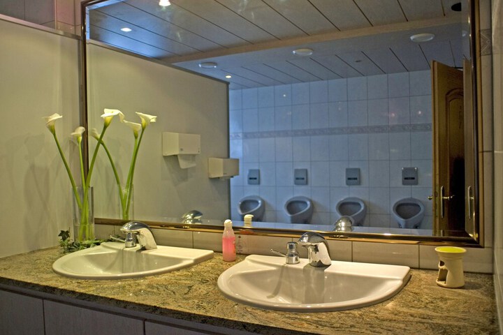 Room 6 of 23
