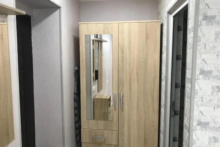 Room 4 of 10