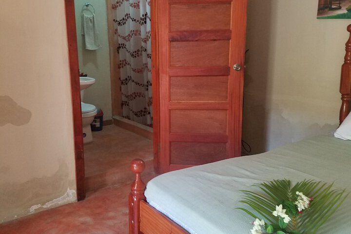 Room 4 of 6