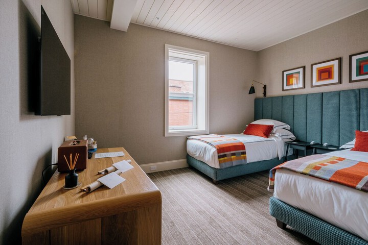 Room 15 of 64