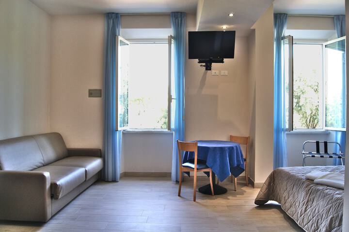 Room 18 of 33