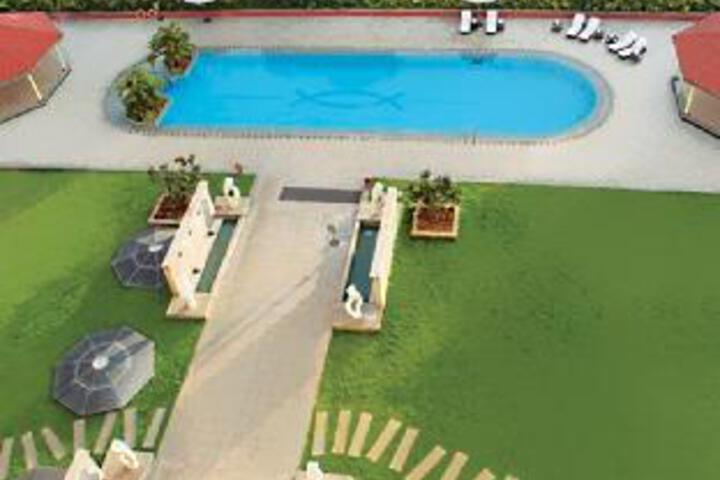 Pool 3 of 4