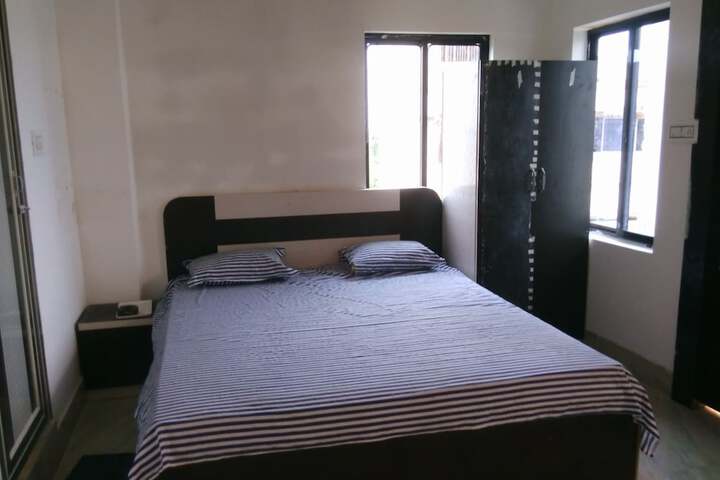 Room 5 of 25