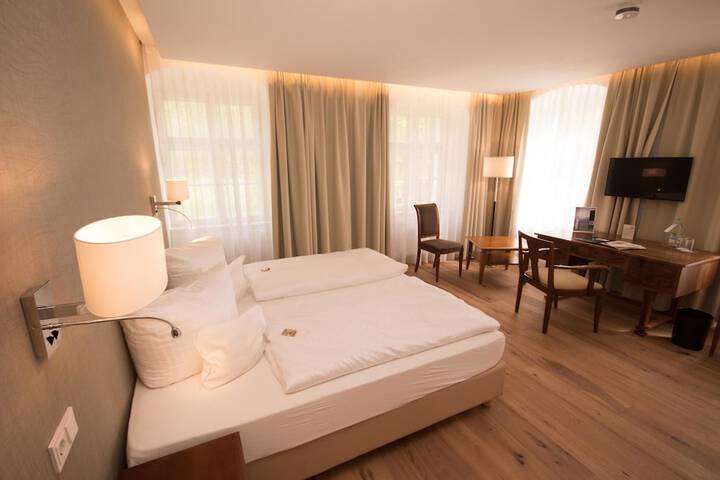 Room 4 of 55