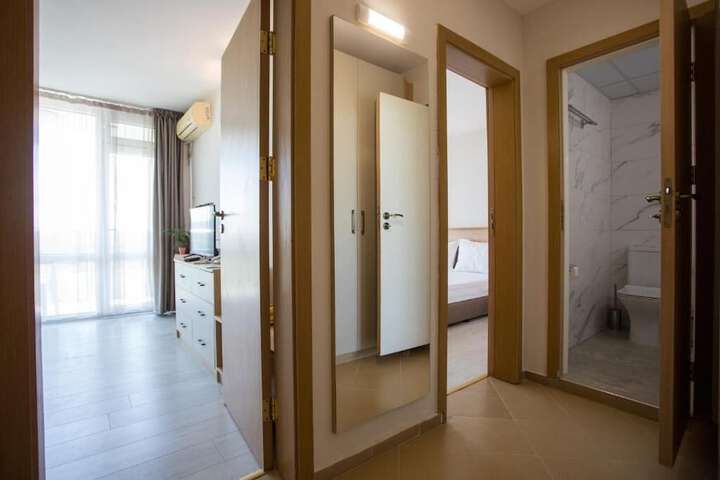 Room 63 of 100