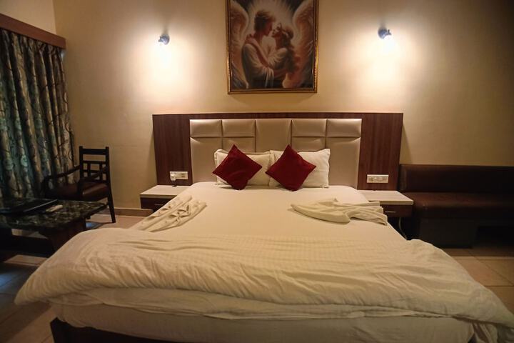 Room 18 of 80