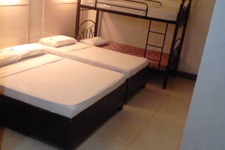 Room 14 of 94
