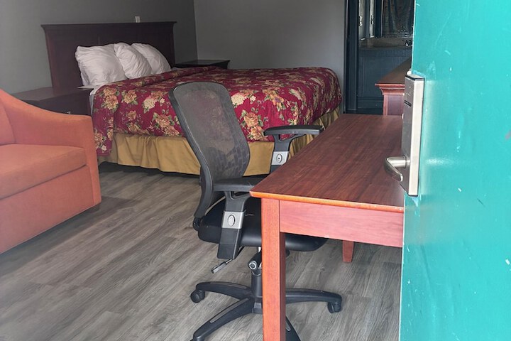 Room 3 of 6