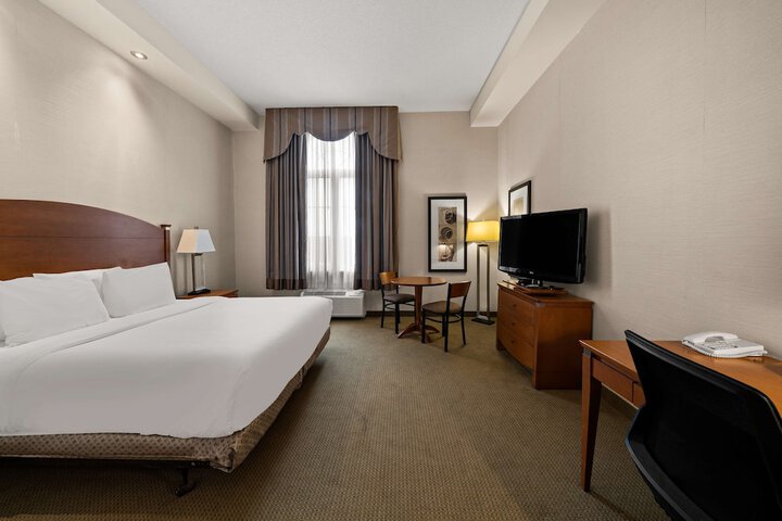 Room 10 of 65
