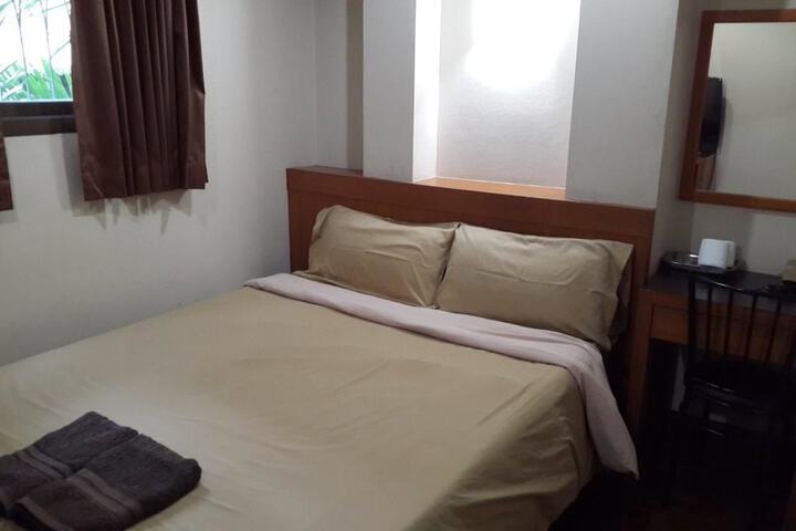 Room 4 of 31