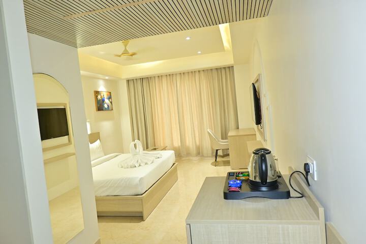 Room 4 of 27