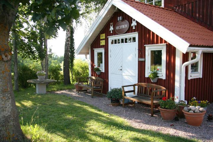 Exterior of Hornborgasjöns Stugby